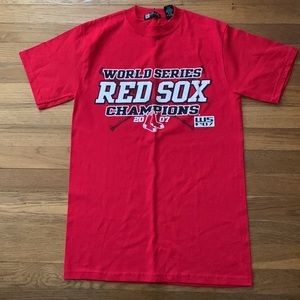 ⚾️ Women’s Red Sox 2007 Championship t-shirt. Size S.